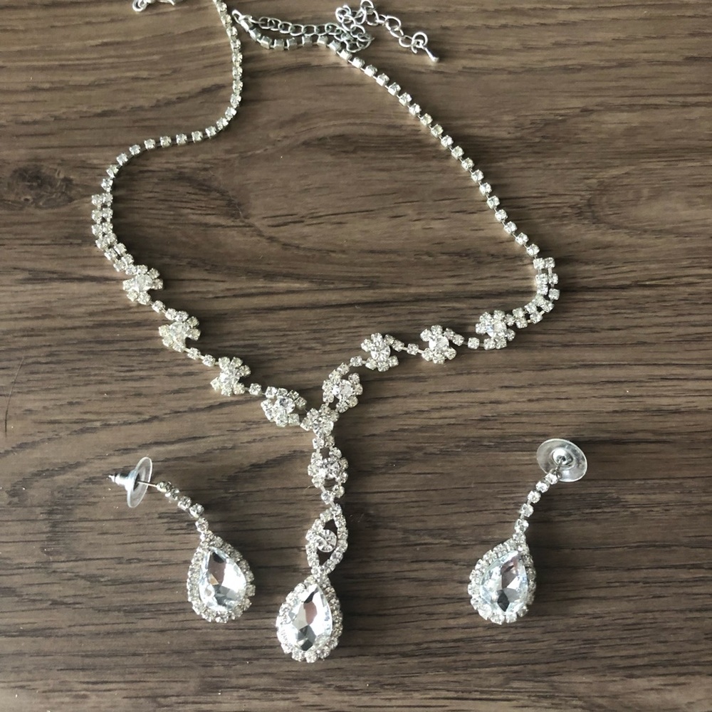 Teardrop Necklace and Earrings